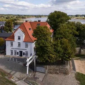 Traditionshaus By Zollenspieker Faehrhaus Hamburg-Harburg